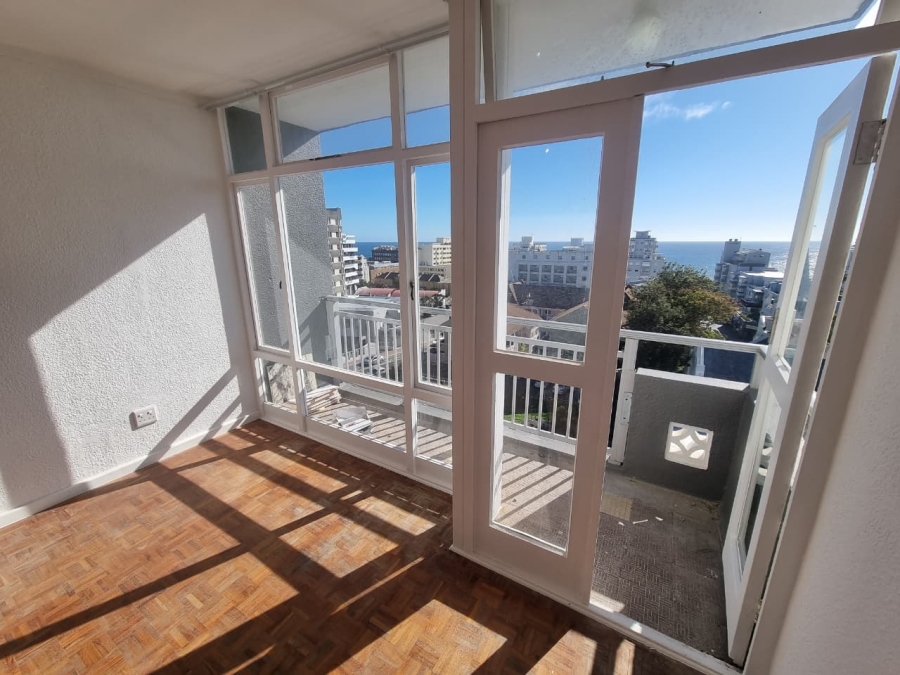 To Let 1 Bedroom Property for Rent in Sea Point Western Cape